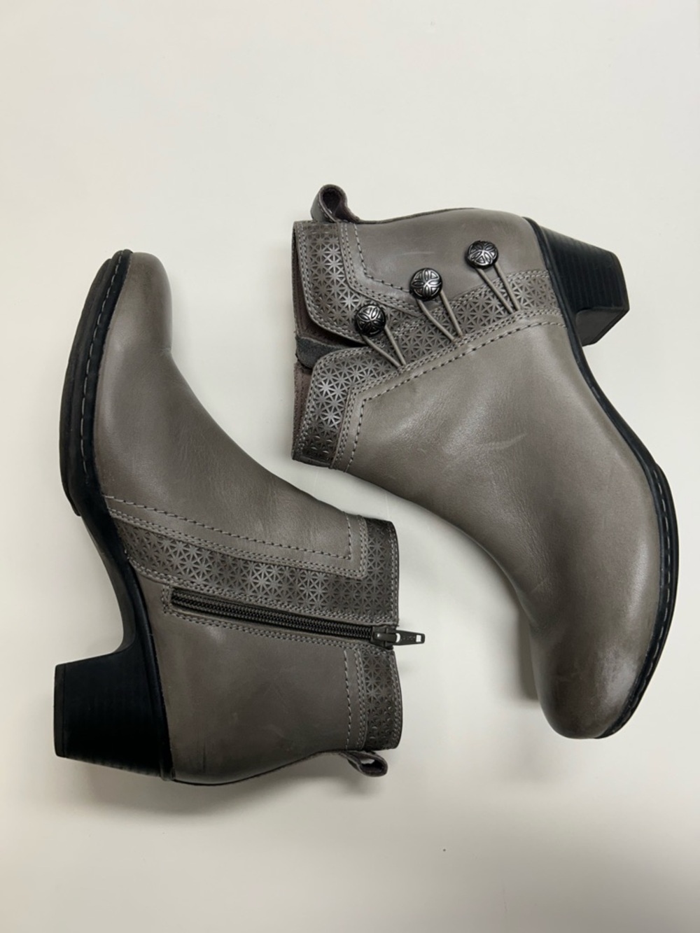 Rockport Gray Low Heel Ankle Booties with Button Accent - Picture 4 of 10